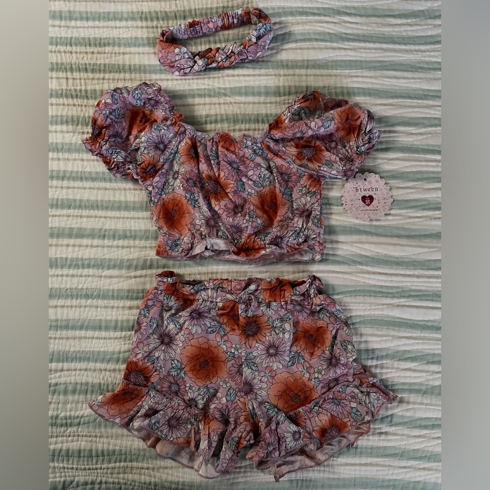 NWT toddler girl 2-piece lavender floral shirt and shorts w/ headband size 3T